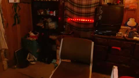 Izzy online show from December 2024 12:33:02 AM