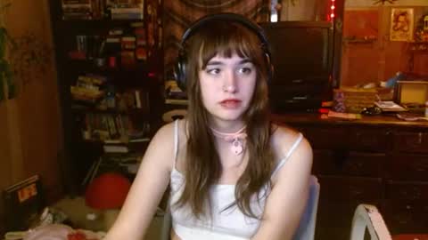 Izzy online show from October 2025 08:29:02 PM