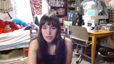 Izzy online show from May 2026 10:48:01 PM