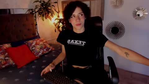 Snapshot of pixy_20 chatting on February 2025 06:09:01 AM cris online show from February 2025 06:09:01 AM