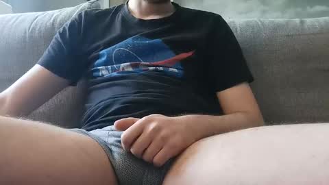 Snapshot of pladplad chatting on December 2024 09:06:01 AM PLADPLAS online show from December 2024 09:06:01 AM