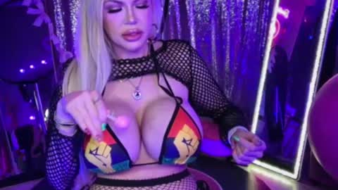Snapshot of plasticfuckdoll chatting on June 2026 02:03:01 AM Dumb bimbo fuck doll online show from June 2026 02:03:01 AM