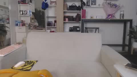 plasticgirll online show from February 2025 09:00:01 PM