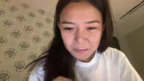 Minji online show from June 2026 04:33:02 PM