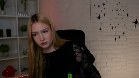 Sophie online show from May 2026 07:33:02 PM