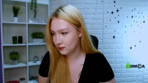 Sophie online show from June 2026 08:15:02 PM