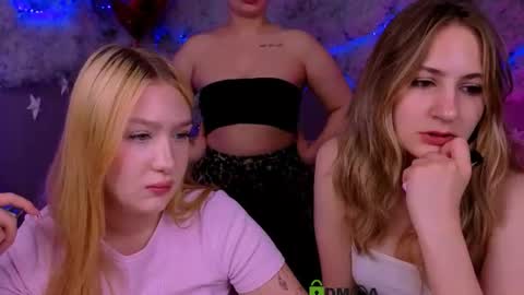 Sophie online show from June 2026 07:51:02 PM