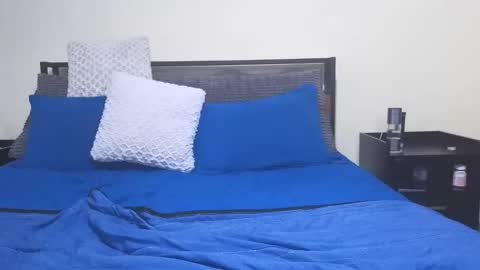 playfulcurvymilf online show from October 2025 01:12:02 PM