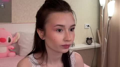 Simona and Bonnie online show from April 2026 02:51:02 PM