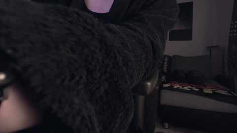 Hello ask me  . Im glad  to see you here in my room. Welcome PVT is open online show from March 2025 10:48:02 PM