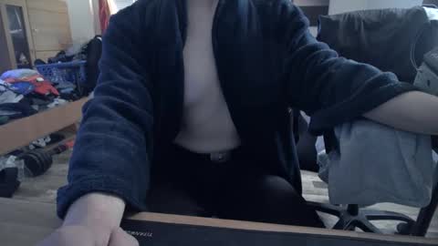 Hello ask me  . Im glad  to see you here in my room. Welcome PVT is open online show from March 2026 09:06:02 AM