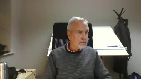 Snapshot of pleasedominateme chatting on December 2024 04:43:01 PM Pleasedominateme online show from December 2024 04:43:01 PM