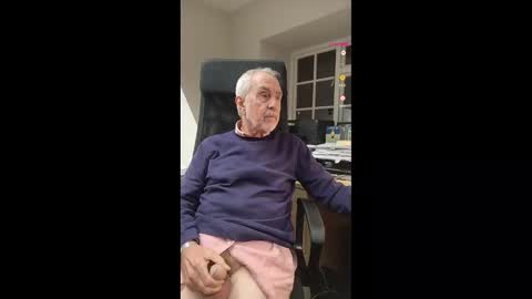 Snapshot of pleasedominateme chatting on October 2025 05:25:01 PM Pleasedominateme online show from October 2025 05:25:01 PM