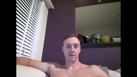 Snapshot of ploki2000 chatting on December 2024 09:33:02 PM Kevin online show from December 2024 09:33:02 PM