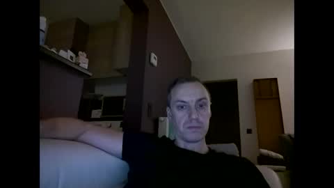 Snapshot of ploki2000 chatting on January 2025 06:21:01 PM Kevin online show from January 2025 06:21:01 PM