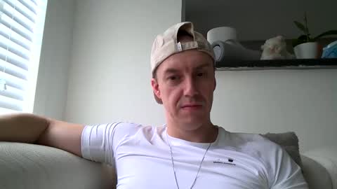 Snapshot of ploki2000 chatting on October 2025 08:48:01 AM Kevin online show from October 2025 08:48:01 AM