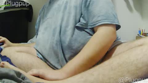 Snapshot of plugpup chatting on November 2025 09:58:01 PM PlugPup online show from November 2025 09:58:01 PM