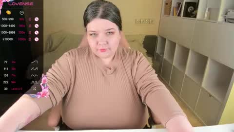 Snapshot of plum_pie__ chatting on December 2025 01:57:02 AM Alice online show from December 2025 01:57:02 AM