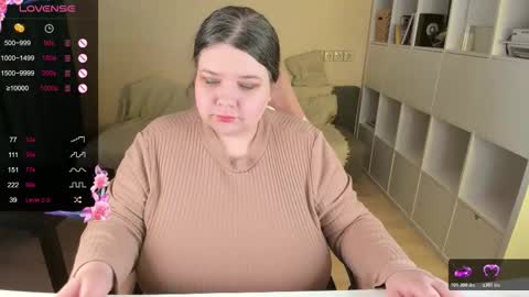 Snapshot of plum_pie__ chatting on December 2025 08:27:02 PM Alice online show from December 2025 08:27:02 PM