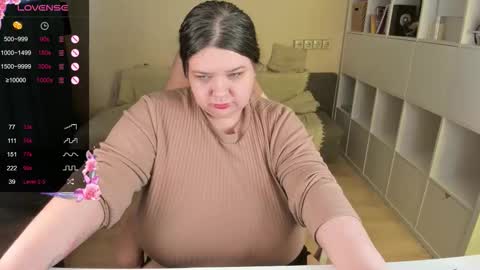 Snapshot of plum_pie__ chatting on December 2025 08:44:01 AM Alice online show from December 2025 08:44:01 AM