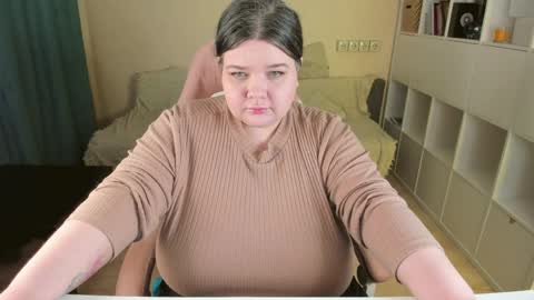 Snapshot of plum_pie__ chatting on March 2026 07:49:02 PM Alice online show from March 2026 07:49:02 PM