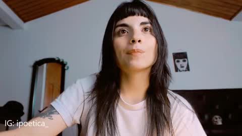 Snapshot of poeeticaa_ chatting on December 2024 04:20:02 AM IG ipoetica online show from December 2024 04:20:02 AM