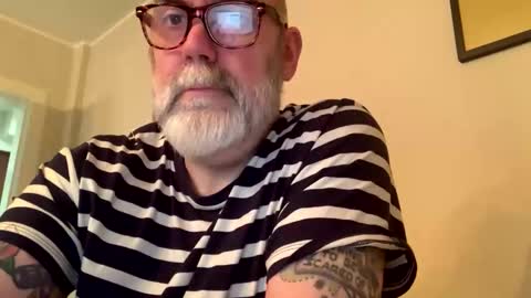 poeticdaddy online show from October 2025 11:06:02 AM