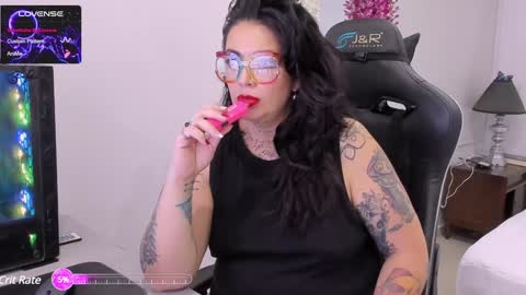 poisson_ivy_ online show from February 2025 12:06:02 PM