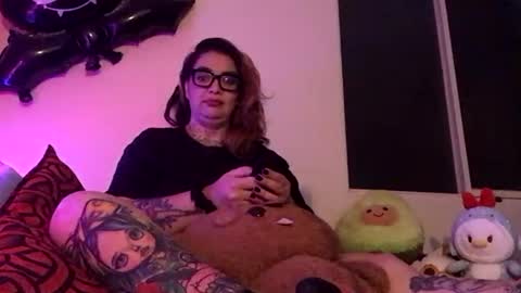 poisson_ivy_ online show from October 2025 08:29:02 AM