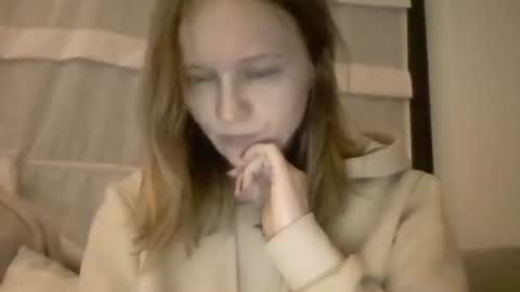 Snapshot of pola_sweet_girl chatting on April 2026 09:21:02 PM pola_sweet_girl online show from April 2026 09:21:02 PM