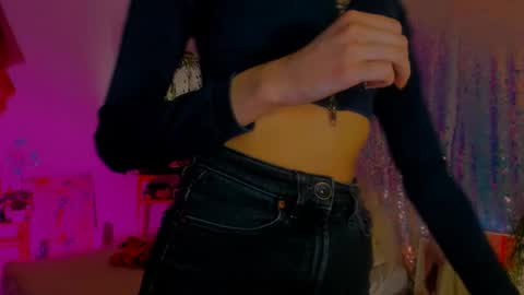 Snapshot of poli__ chatting on December 2024 12:42:02 AM Martha online show from December 2024 12:42:02 AM