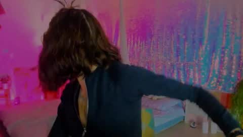 Snapshot of poli__ chatting on January 2025 11:18:01 PM Martha online show from January 2025 11:18:01 PM