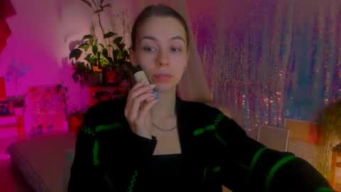 Snapshot of poli__ chatting on February 2025 09:28:01 PM Martha online show from February 2025 09:28:01 PM