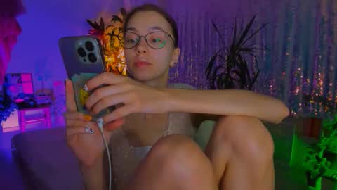 Snapshot of poli__ chatting on October 2025 07:16:01 PM Martha online show from October 2025 07:16:01 PM