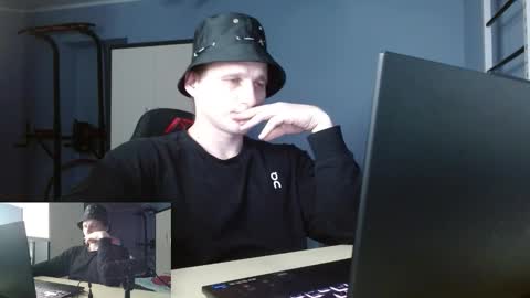 Poliglotjoe2 online show from February 2026 08:45:02 PM