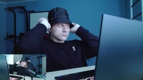 Poliglotjoe2 online show from February 2026 09:23:02 AM