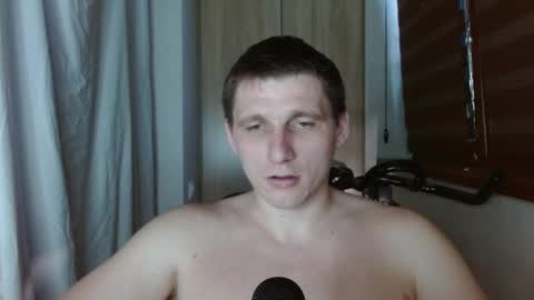 Poliglotjoe2 online show from May 2026 06:43:02 AM