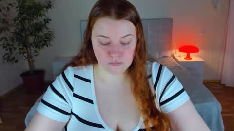Snapshot of polinasallivan chatting on December 2025 03:38:02 PM Polina online show from December 2025 03:38:02 PM