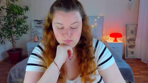 Snapshot of polinasallivan chatting on April 2026 02:47:02 PM Polina online show from April 2026 02:47:02 PM