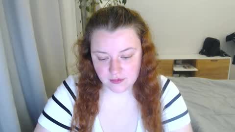 Snapshot of polinasallivan chatting on April 2026 07:32:01 PM Polina online show from April 2026 07:32:01 PM