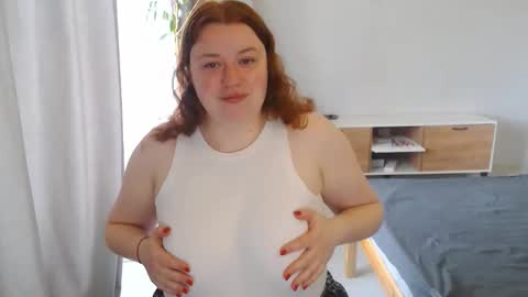 Snapshot of polinasallivan chatting on April 2026 01:24:01 PM Polina online show from April 2026 01:24:01 PM