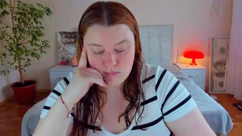 Snapshot of polinasallivan chatting on May 2026 02:45:01 PM Polina online show from May 2026 02:45:01 PM