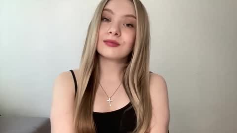 polishangel222 online show from May 2026 02:34:01 PM