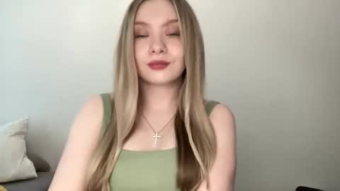 polishangel222 online show from June 2026 05:17:01 PM