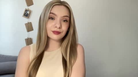 polishangel222 online show from July 2026 02:08:02 PM