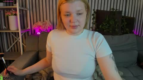 Polly online show from April 2026 01:14:02 AM