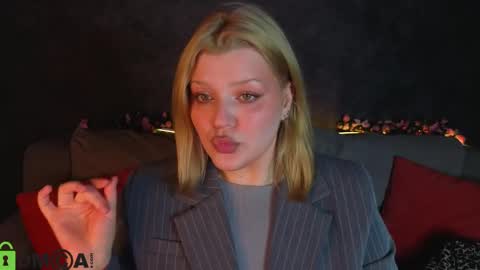 Polly online show from May 2026 01:14:01 AM