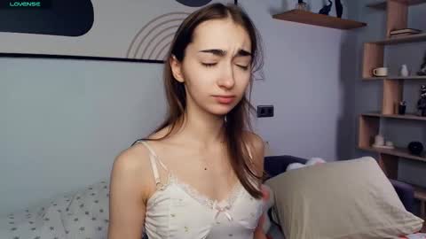 Polly online show from October 2025 06:44:01 AM