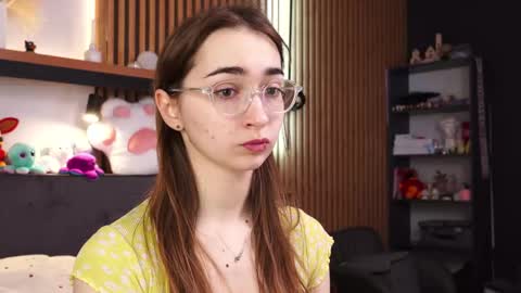 Polly online show from March 2026 06:49:01 AM