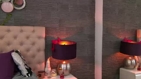 polly_curiouss online show from April 2026 02:04:02 PM